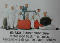 MERTEN HO-2331 - 'MOTOR RACE TRACK MECHANICS' HO SCALE PLASTIC MODEL FIGURES