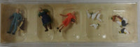 VOLLMER 2257 - FARMERS WITH GEESE, CHICKENS AND A DOG - HO SCALE PLASTIC MODEL FIGURES