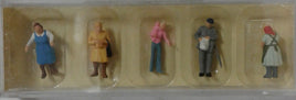 VOLLMER 2262 -  AT THE MARKET - HO SCALE PLASTIC MODEL FIGURES