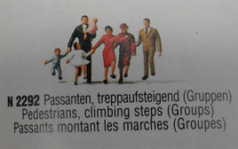 MERTEN N 2292  'PEDESTRIANS CLIMBING STEPS (GROUPS)' N SCALE PLASTIC MODEL FIGURES