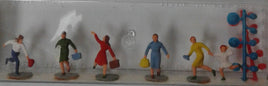 MERTEN HO-971 - 'WOMEN PASSENGERS, HURRYING' HO SCALE PLASTIC MODEL FIGURES