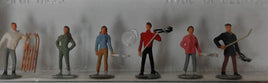 MERTEN HO-2138 - 'PASSENGERS WITH WINTER SPORTS EQUIPMENT' HO SCALE PLASTIC MODEL FIGURES