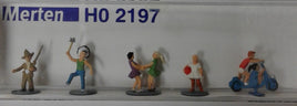 MERTEN HO-2197 - 'PLAYING CHILDREN' HO SCALE PLASTIC MODEL FIGURES