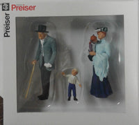 PREISER # 45066 - 'OLD MAN, WOMAN WITH CHILDREN'  - 1:22.5 SCALE