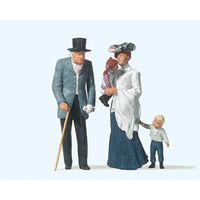 PREISER # 45066 - 'OLD MAN, WOMAN WITH CHILDREN'  - 1:22.5 SCALE