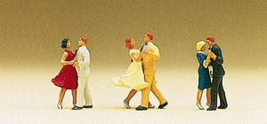 PREISER # 10120 - DANCING COUPLES  - 1:87/HO SCALE