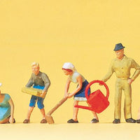 PREISER # 14081 - 'IN THE GARDEN'  - 1:87/HO SCALE