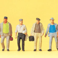 PREISER # 14088 - 'WAITING PASSENGERS'  - 1:87/HO SCALE
