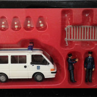PREISER # 33213 - BELGIAN POLICE WITH VEHICLE AND ACCESSORIES HO