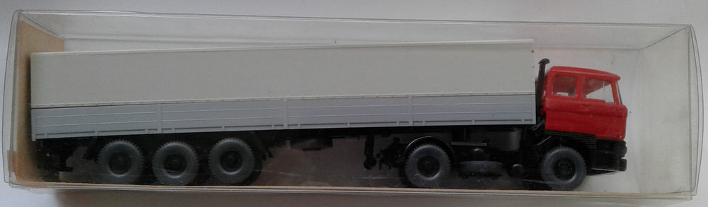 WIKING # 555 - DAF TRUCK WITH TRAILER -  HO SCALE