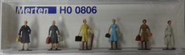 MERTEN HO 0806 - FEMALE PASSENGERS  - 1:87 SCALE