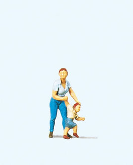 PREISER # 28023 - 'MOTHER WITH CHILD' - 1:87/HO SCALE