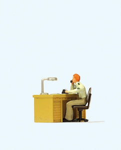 PREISER # 28107 - 'POLICE OFFICER AT DESK' - 1:87/HO SCALE