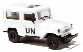 BUSCH 43002 - TOYOTA LAND CRUISER 'UN' - 1:87 SCALE - PLASTIC MODEL VEHICLE