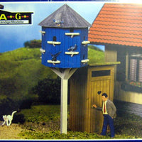 POLA # 331764 - OUTHOUSE WITH PIGEON HOUSE - G SCALE