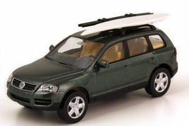 WIKING 06002 - VW TOUAREG WITH SURFBOARD ON ROOF - 1:87 SCALE